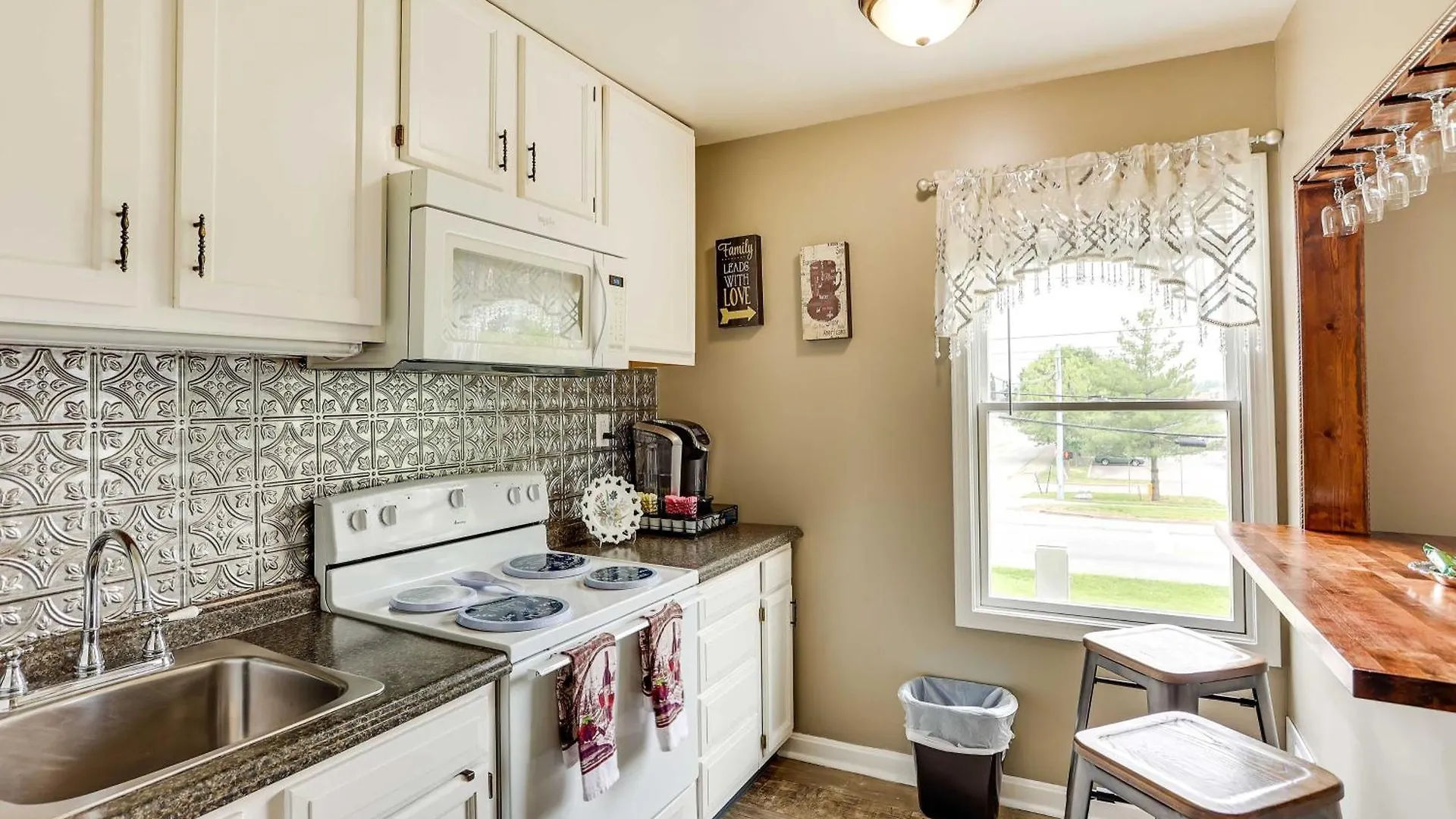 Louisville Apartment - Walk To Restaurants! 0*,