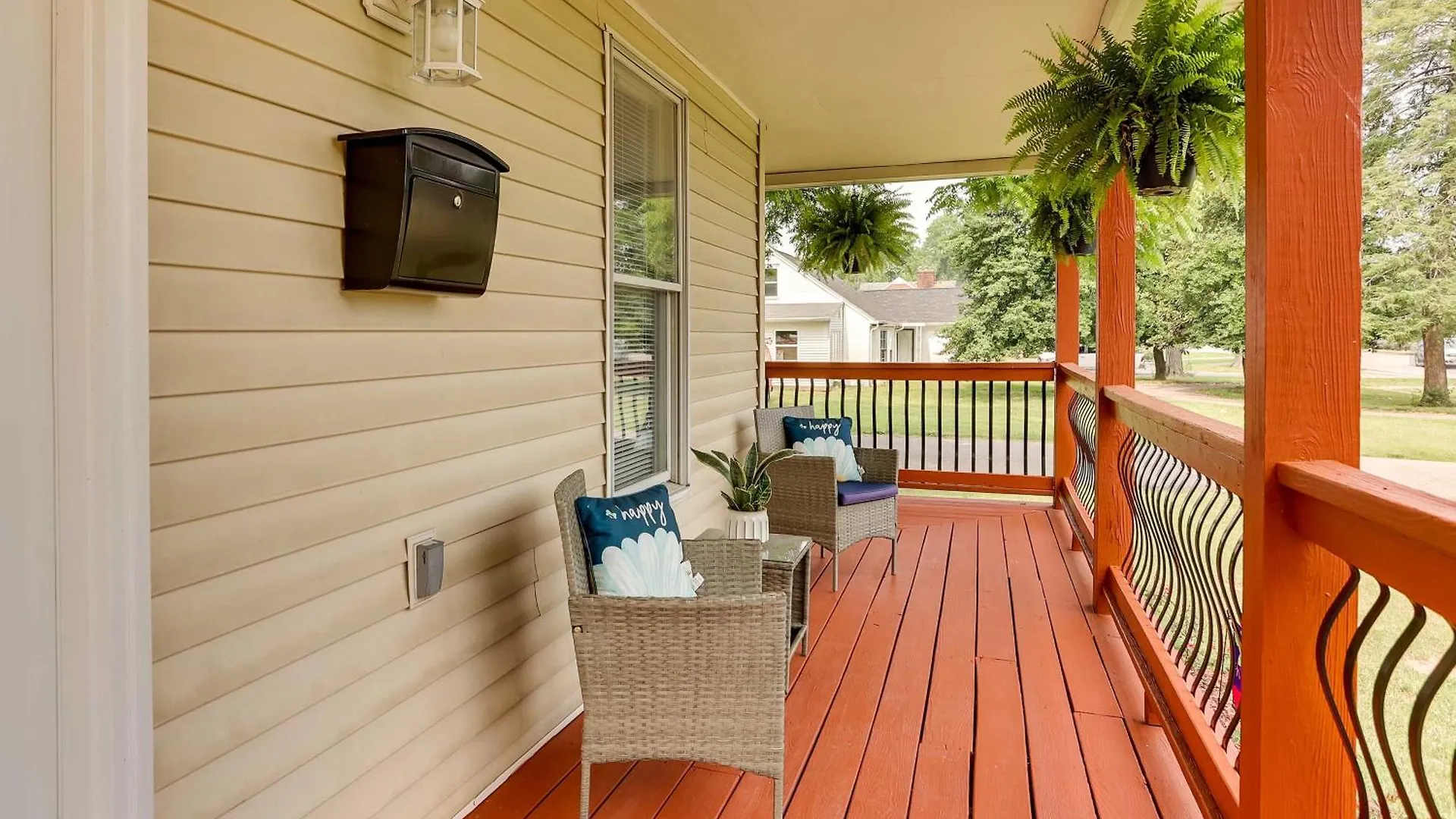 Louisville Apartment - Walk To Restaurants! Holiday home